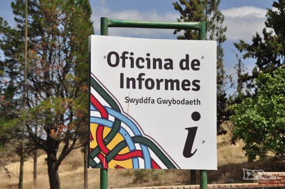 Centro de informações, em castellano e galês! (em Gaiman, cidade de colonização galesa na Patagônia, na Argentina)